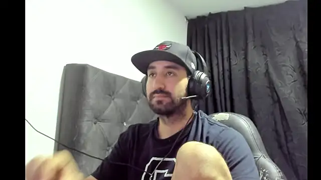 coolfriki online show from November 9, 2:43 am