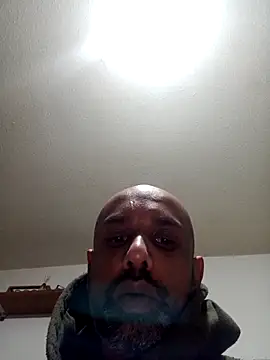 T1T012 online show from April 4, 1:59 am