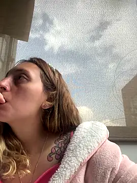 Snapshot of Mia_dca chatting on October 23, 3:11 pm Mia dca online show from October 23, 3:11 pm