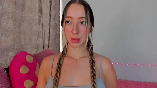 Sophia rouse online show from November 15, 5:20 pm