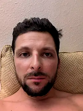 Snapshot of felipelon07 chatting on December 5, 3:04 am felipelon07 online show from December 5, 3:04 am