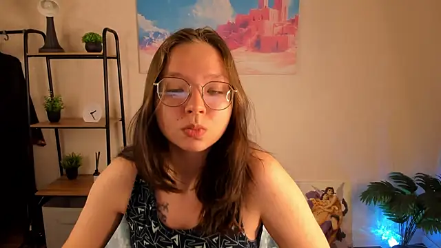 Nuura Moore online show from October 20, 12:55 am