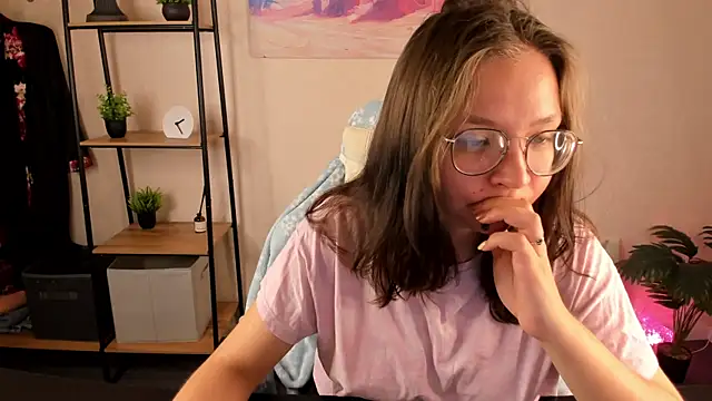 Nuura Moore online show from October 21, 12:55 am