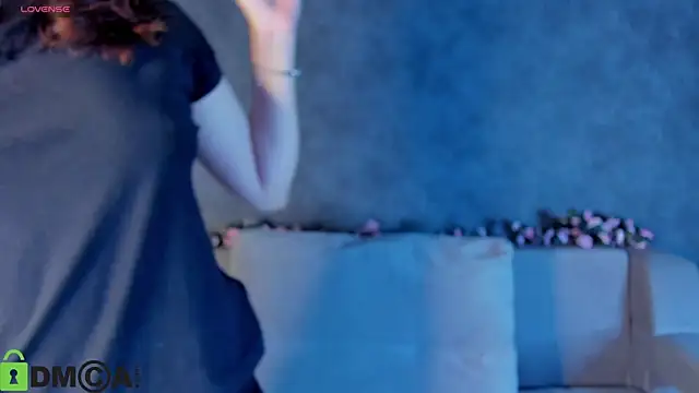 Nuura Moore online show from November 11, 12:54 am