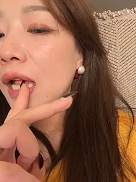 Snapshot of ssaimi chatting on March 3, 3:29 pm ssaimi online show from March 3, 3:29 pm