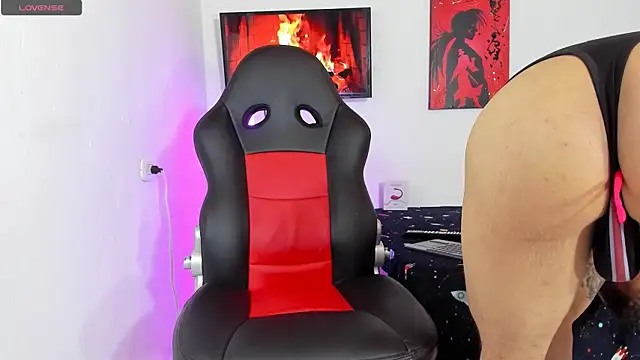 Snapshot of kenny-race chatting on December 21, 1:24 am kenny-race online show from December 21, 1:24 am