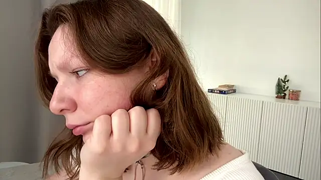 Snapshot of TamekiaSamii chatting on November 16, 7:03 am TamekiaSamii online show from November 16, 7:03 am