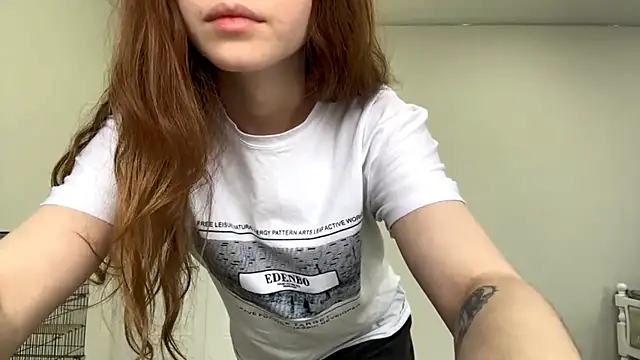 Snapshot of EhtelBiondi chatting on October 24, 8:33 am EhtelBiondi online show from October 24, 8:33 am