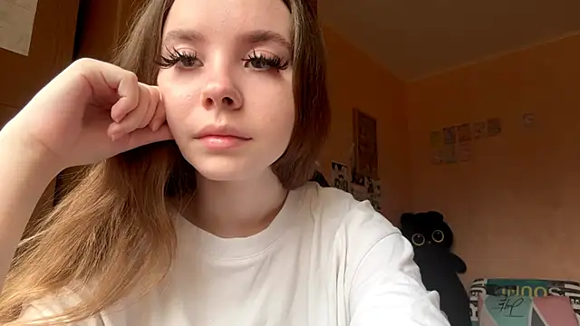 Snapshot of EhtelBiondi chatting on November 25, 8:14 am EhtelBiondi online show from November 25, 8:14 am