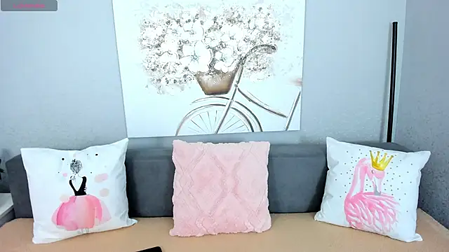 Evarey  online show from November 17, 5:35 am