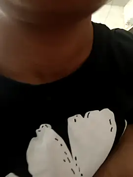 Snapshot of anshika0124 chatting on November 14, 5:17 am anshika0124 online show from November 14, 5:17 am