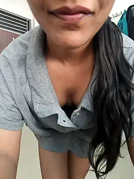 Snapshot of anshika0124 chatting on November 27, 5:31 am anshika0124 online show from November 27, 5:31 am