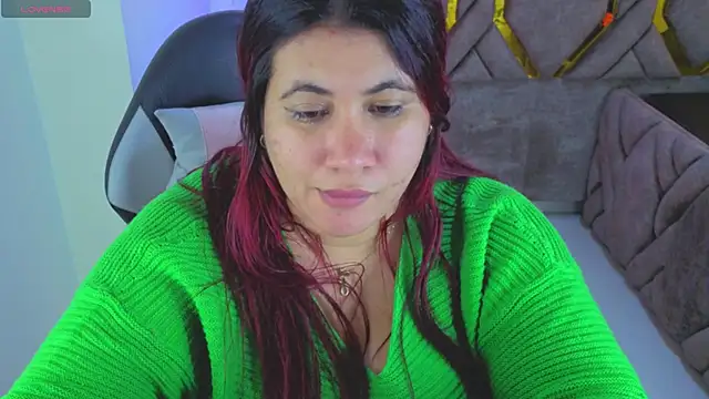 Snapshot of Addyy_02 chatting on December 14, 2:33 pm Addyy 02 online show from December 14, 2:33 pm