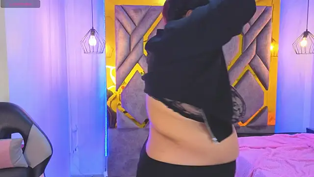 Addyy 02 online show from January 18, 12:09 pm