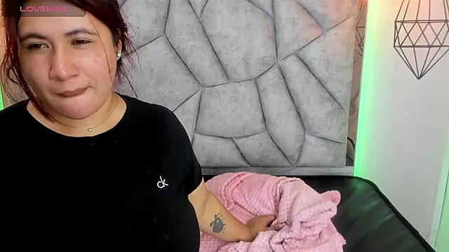 Snapshot of Addyy_02 chatting on August 4, 6:10 pm Addyy 02 online show from August 4, 6:10 pm