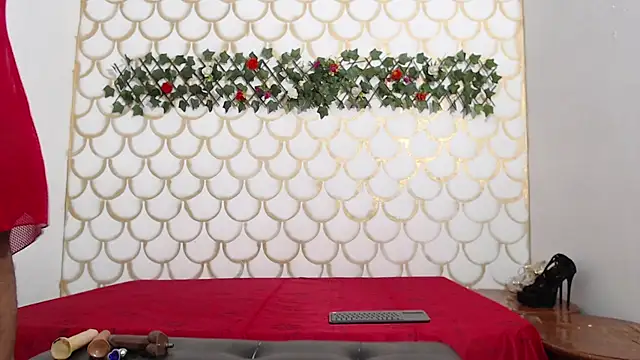 nahomy smiith online show from February 12, 5:57 am