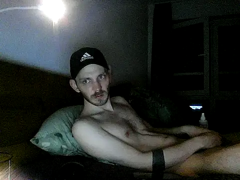 Snapshot of MolleDolle chatting on October 26, 3:34 am MolleDolle online show from October 26, 3:34 am