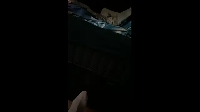 Snapshot of MolleDolle chatting on October 29, 1:52 am MolleDolle online show from October 29, 1:52 am