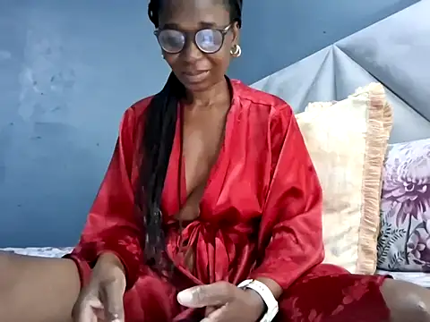 Snapshot of NaughtyCouga chatting on June 17, 5:32 am NaughtyCouga online show from June 17, 5:32 am