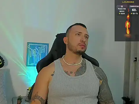 Snapshot of Dave-Max01 chatting on October 18, 12:57 am Dave-Max01 online show from October 18, 12:57 am