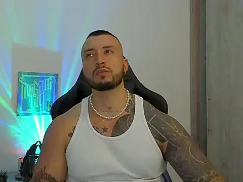 Snapshot of Dave-Max01 chatting on October 27, 11:09 pm Dave-Max01 online show from October 27, 11:09 pm