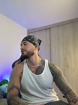 Snapshot of Dave-Max01 chatting on November 12, 2:01 am Dave-Max01 online show from November 12, 2:01 am