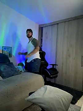 Snapshot of Dave-Max01 chatting on November 23, 2:44 am Dave-Max01 online show from November 23, 2:44 am