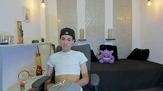 JacobBlackwell  online show from November 6, 7:26 pm