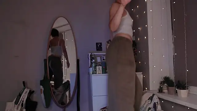 Snapshot of YourHotExSAndra chatting on October 14, 8:31 pm YourHotExSAndra online show from October 14, 8:31 pm