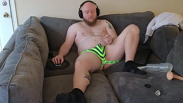 theballboy1 online show from February 5, 9:41 pm