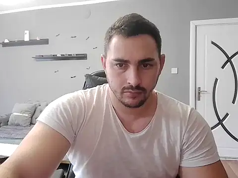 Snapshot of mastermute chatting on November 11, 10:26 am mastermute online show from November 11, 10:26 am