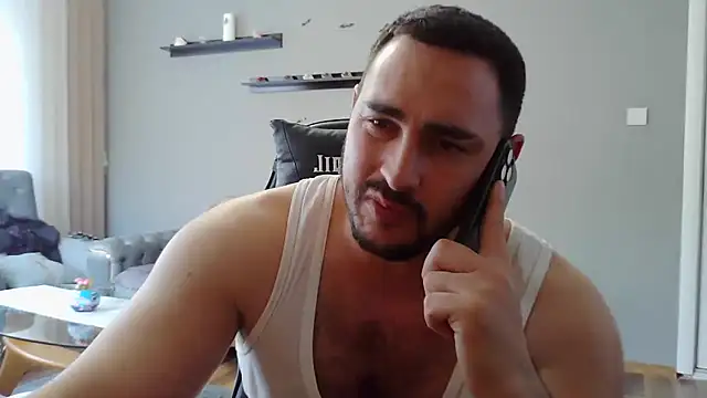 Snapshot of mastermute chatting on December 3, 12:14 pm mastermute online show from December 3, 12:14 pm