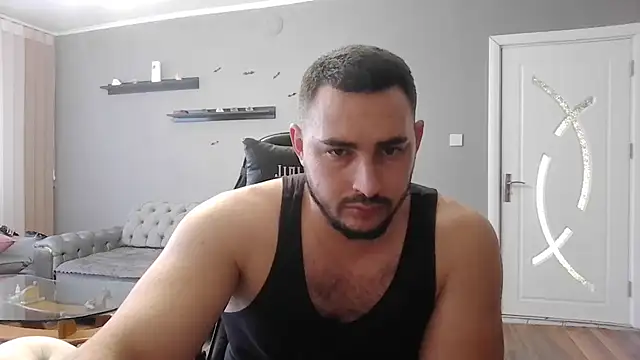 Snapshot of mastermute chatting on December 15, 1:37 pm mastermute online show from December 15, 1:37 pm