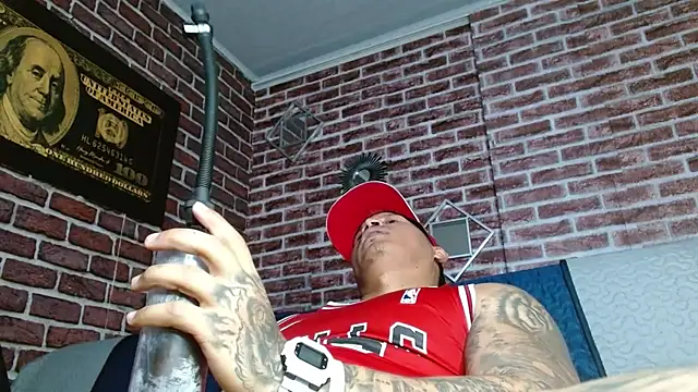 Snapshot of jordan_bigcock_ chatting on June 30, 12:44 am jordan bigcock online show from June 30, 12:44 am