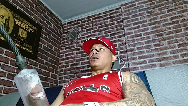 Snapshot of jordan_bigcock_ chatting on July 28, 4:39 pm jordan bigcock online show from July 28, 4:39 pm