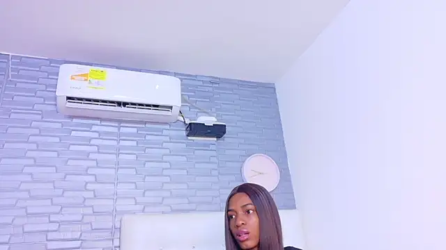 Snapshot of Hungry_pussy18 chatting on October 28, 1:47 pm Hungry pussy18 online show from October 28, 1:47 pm