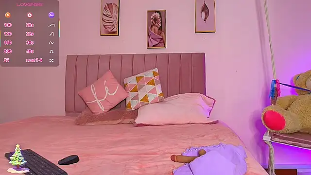 Snapshot of little_ellie_1 chatting on December 2, 7:42 pm little ellie 1 online show from December 2, 7:42 pm