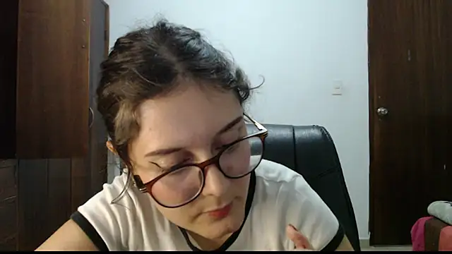 CarlaLorez online show from May 19, 10:38 pm