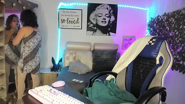 Snapshot of Beatricez chatting on October 30, 12:01 am Beatricez online show from October 30, 12:01 am