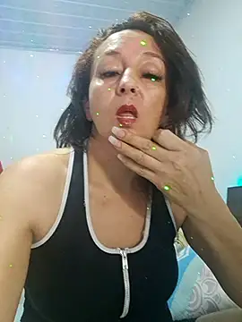 Snapshot of Beatricez chatting on December 1, 6:40 am Beatricez online show from December 1, 6:40 am