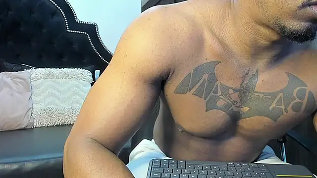 Snapshot of DenzelRios chatting on October 30, 8:53 pm DenzelRios online show from October 30, 8:53 pm