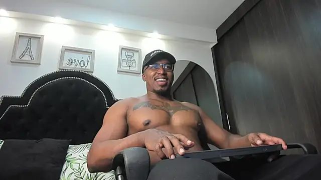 Snapshot of DenzelRios chatting on November 14, 9:46 pm DenzelRios online show from November 14, 9:46 pm