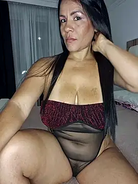 karla-bruni online show from December 16, 10:09 am