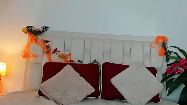 Snapshot of Amara18__ chatting on October 16, 12:55 am Amara18 online show from October 16, 12:55 am