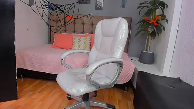 Snapshot of Vannelope_bigboobs chatting on October 21, 12:55 am Vannelope bigboobs online show from October 21, 12:55 am