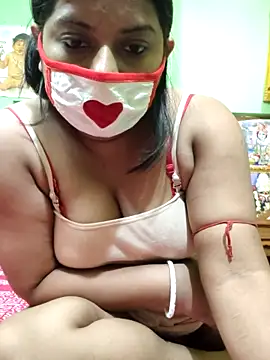 Snapshot of MAGGO-11 chatting on October 12, 10:14 am MAGGO-11 online show from October 12, 10:14 am