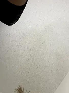 SiaraRealist online show from October 15, 4:34 am