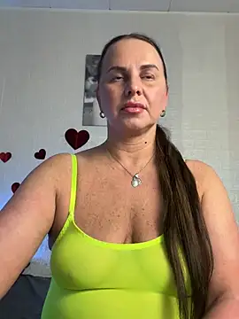 Snapshot of MIRAA_LUV chatting on April 9, 6:02 pm MIRAA LUV online show from April 9, 6:02 pm
