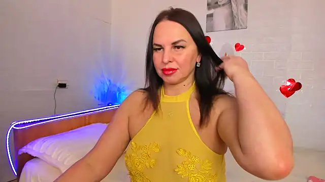 Snapshot of MIRAA_LUV chatting on April 23, 4:14 am MIRAA LUV online show from April 23, 4:14 am