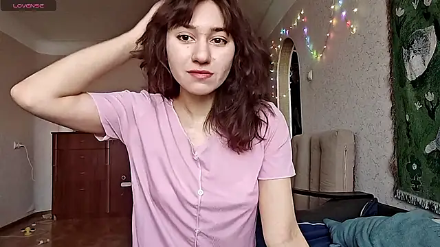 MiaLovelyOne online show from March 13, 8:10 am